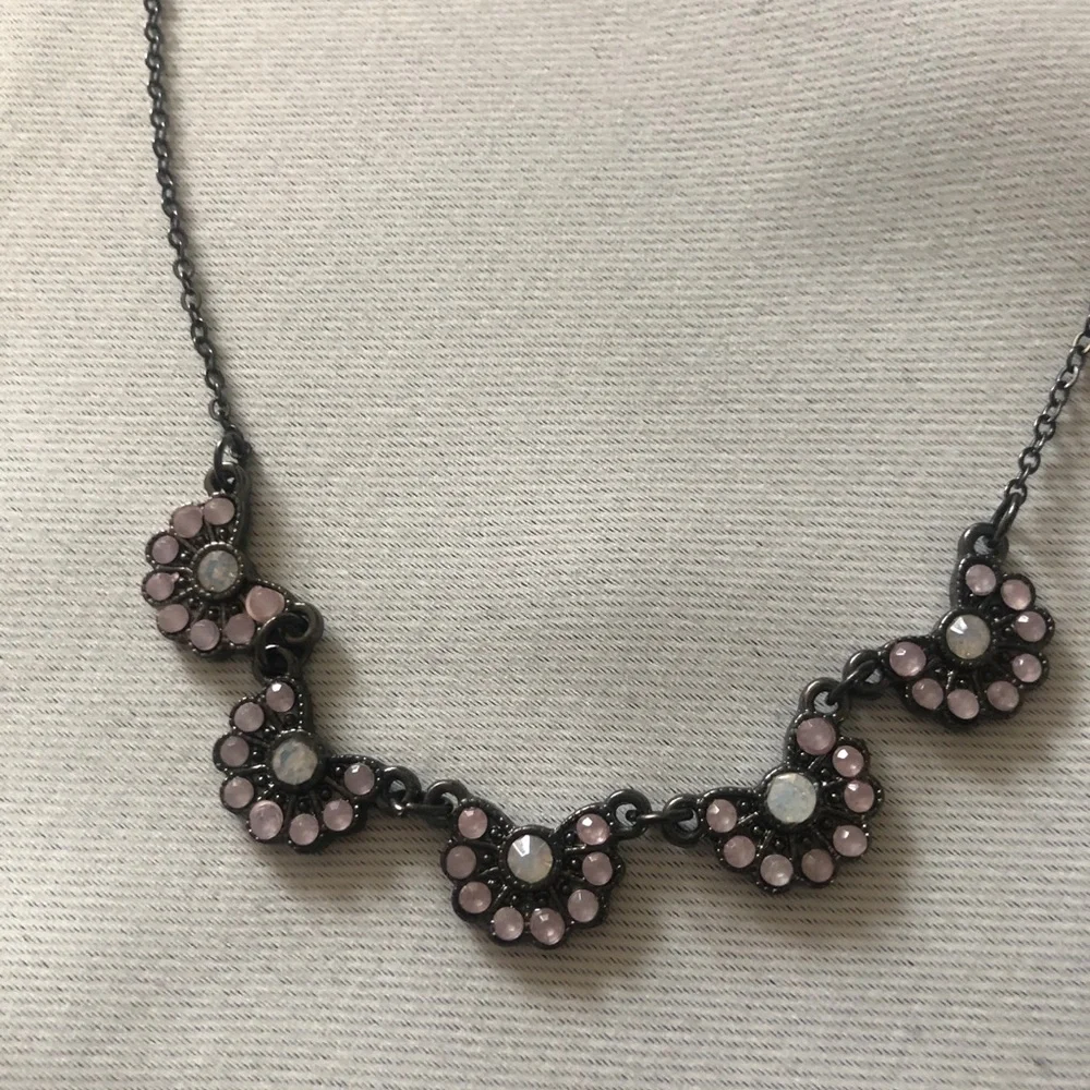 Mini Flower Chain Necklace - Picture 1 of 3